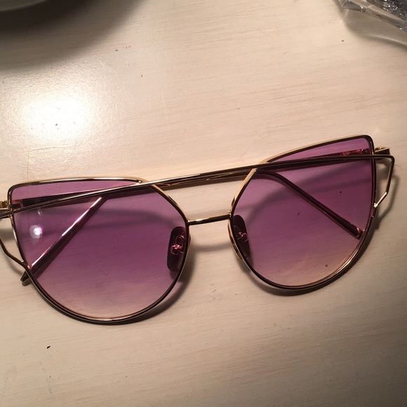 Bundle Trade- Cat Eye sunglasses - Picture 4 of 6